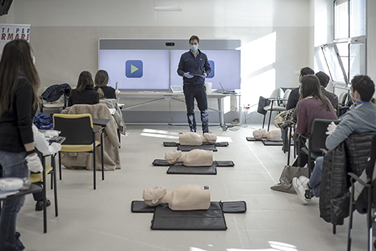 Resuscitation, simulation and COVID: is it safe?